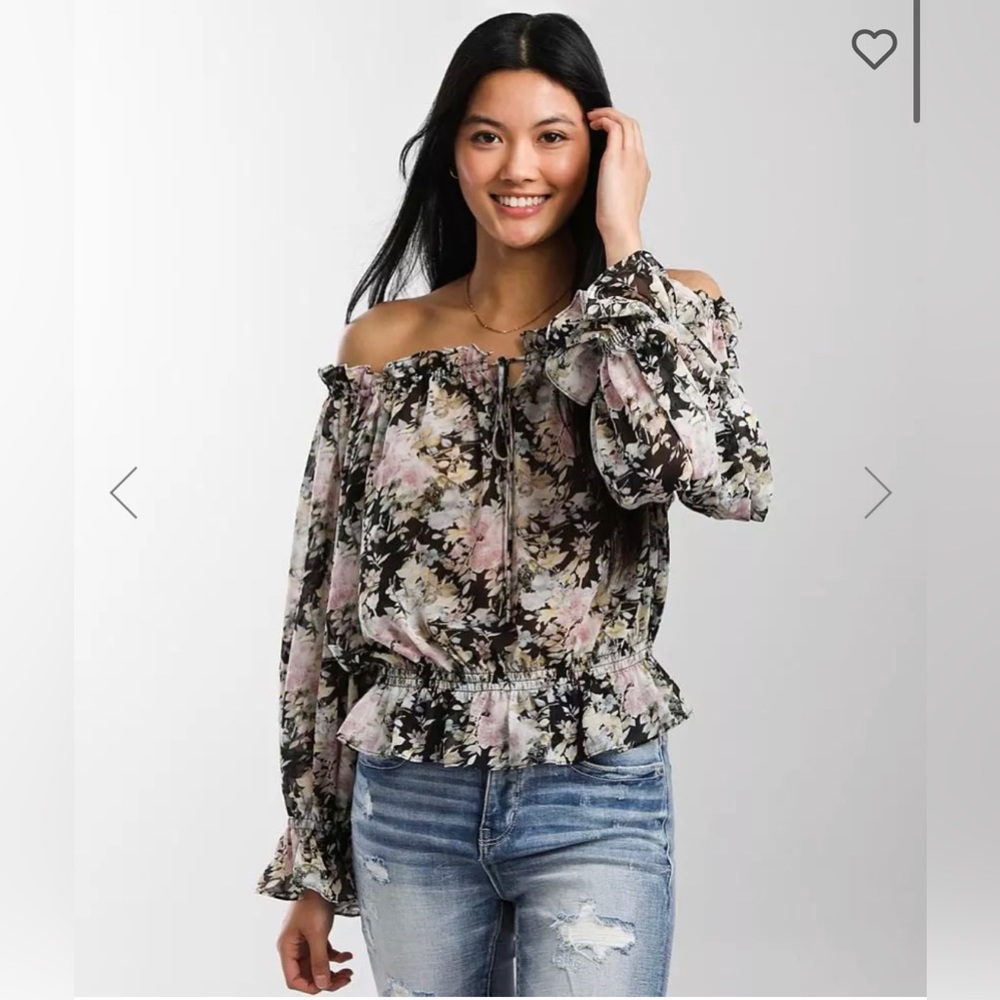 Medium/Large fit Miss Me Buckle off-shoulder top with front tie, fun and sexy!